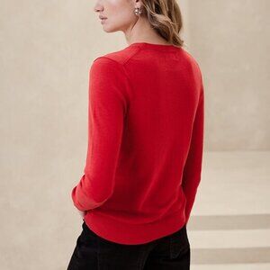 Banana Republic Forever Poppy Red Crew Neck Sweater NWT!